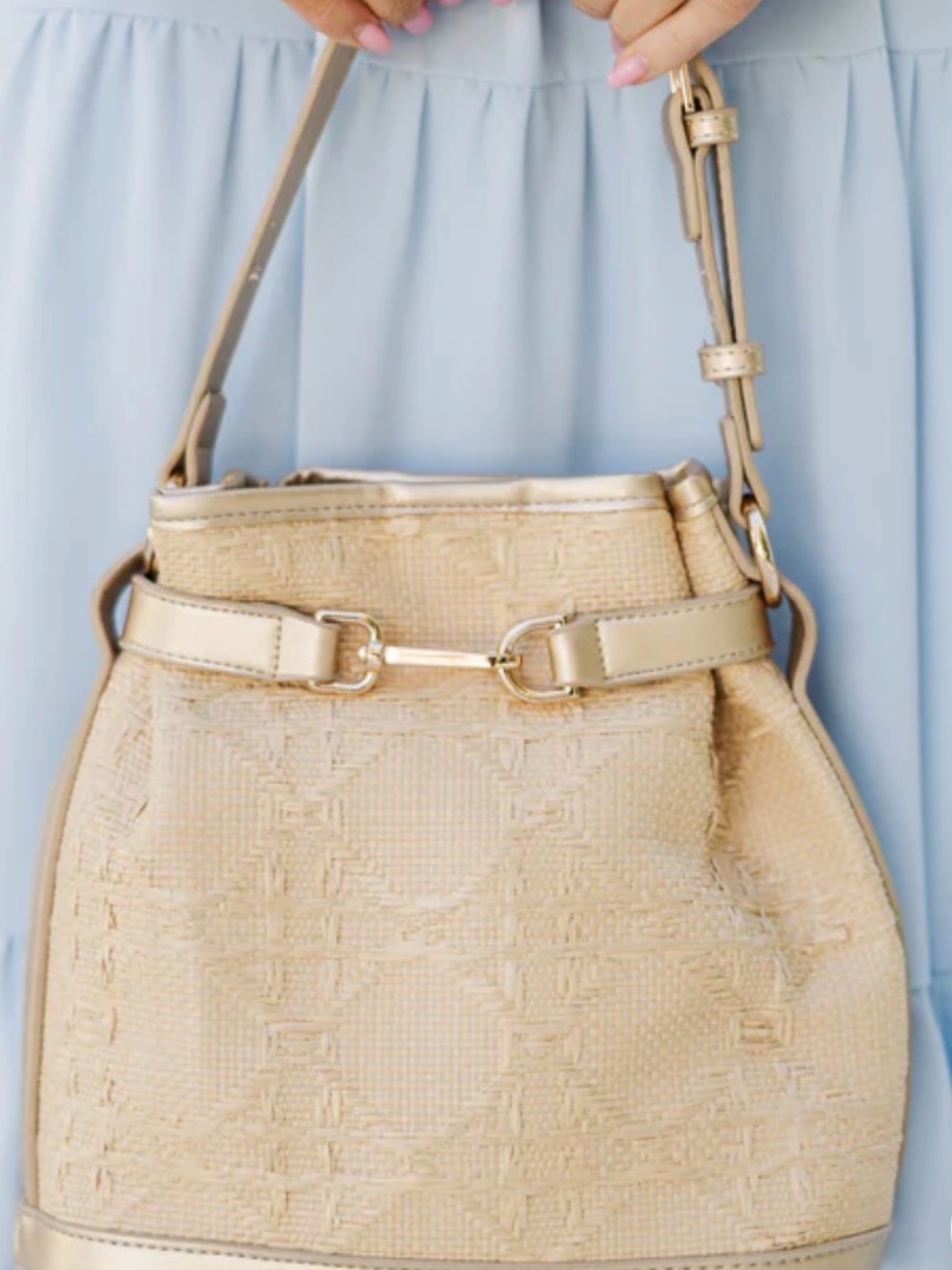 Cream Textured Bucket Tote with Gold Chain Strap